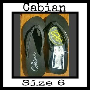 Nwot Cabian black slippers size 6